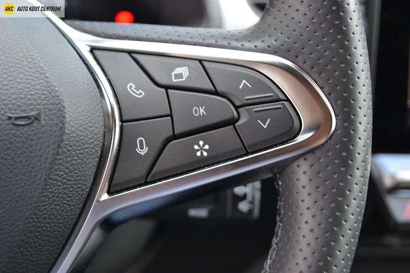 Renault Captur techno mild hybrid 140 - fotka 23 z 52