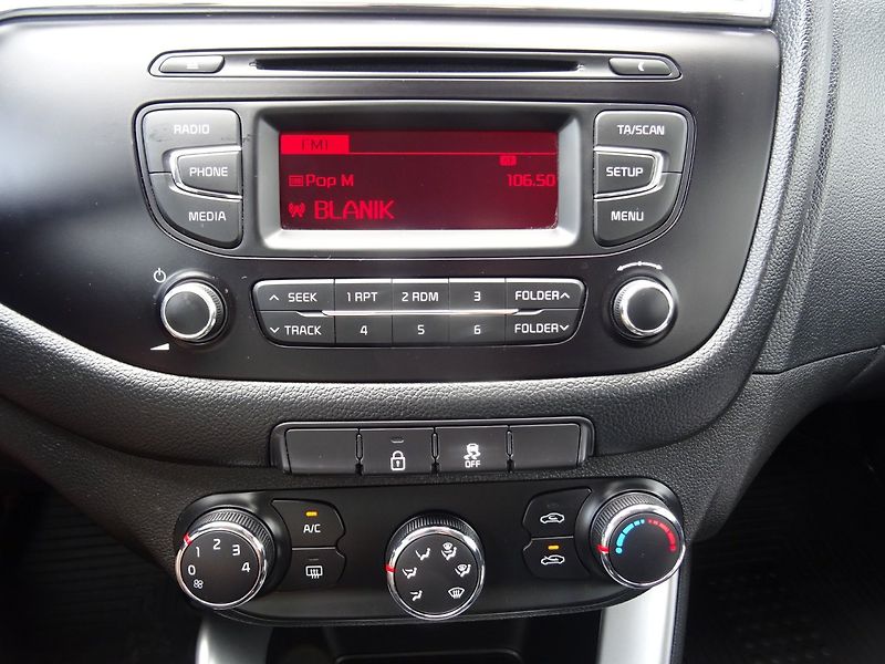Kia Ceed (2017) 1.6GDi,99kW,1majČR,s.kni,klima - fotka 13 z 23