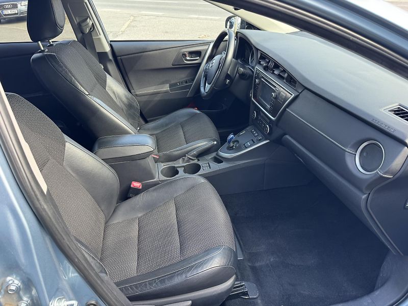 Toyota Auris 1,8HYBRID STYLE, ČR - fotka 13 z 20