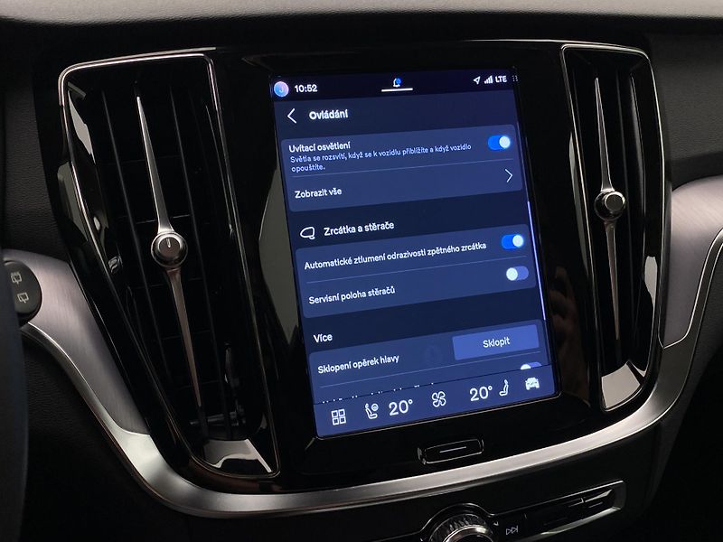 Volvo V60 CC B4 AWD CORE AUT CZ - fotka 46 z 54
