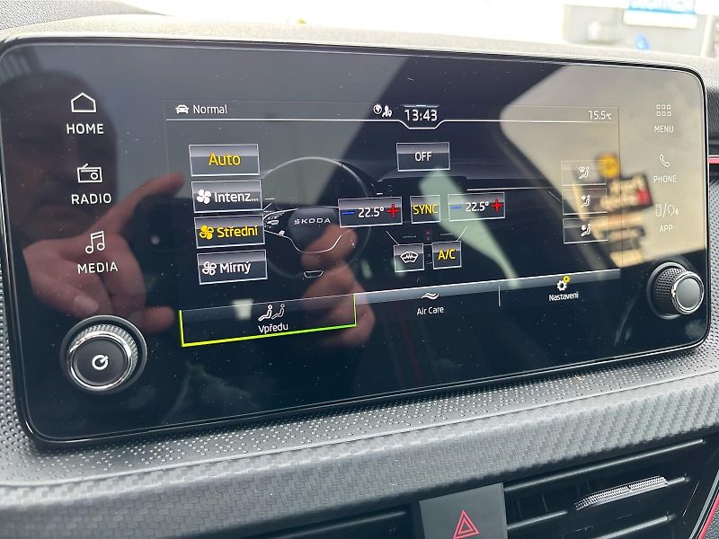 Škoda Kamiq 1.0TSi 85 kW MONTE CARLO DSG - fotka 16 z 30