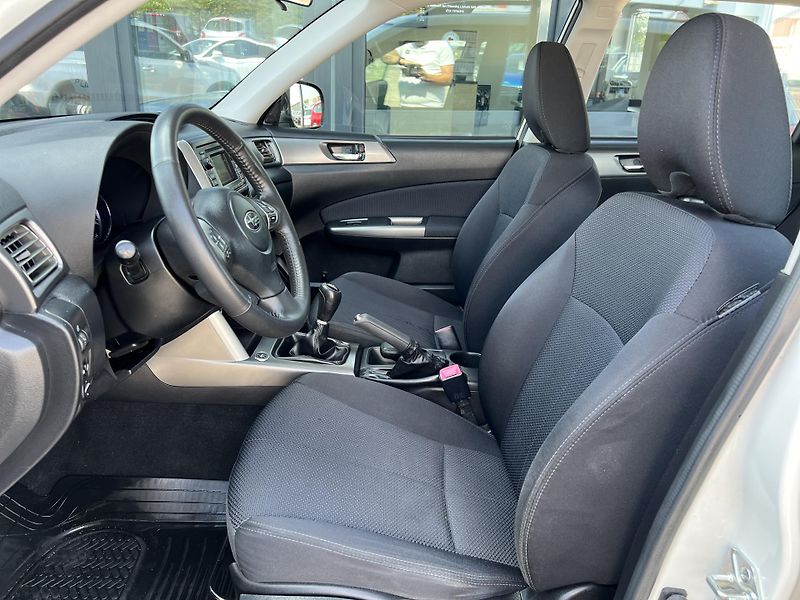 Subaru Forester 2.0i LPG 4x4 KLIMA KAMERA ALU - fotka 9 z 42