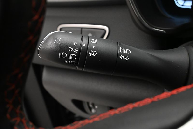 Renault Kadjar 1,7 Blue dCi 110 kW 4x4 Black - fotka 23 z 27