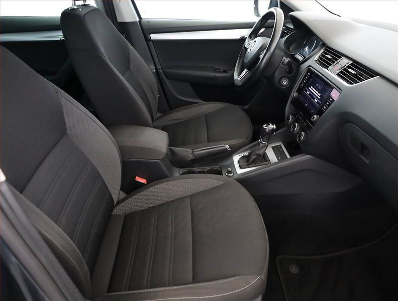 Škoda Octavia (2017) Ambition 2.0 TDI, Automat - fotka 7 z 21