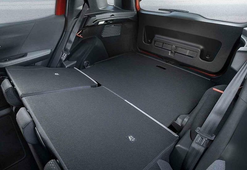 Opel Frontera.