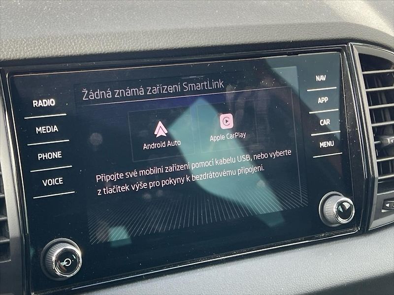 Škoda Karoq 1,5 TSi 110kW 7DSG SPORTLINE - fotka 24 z 34