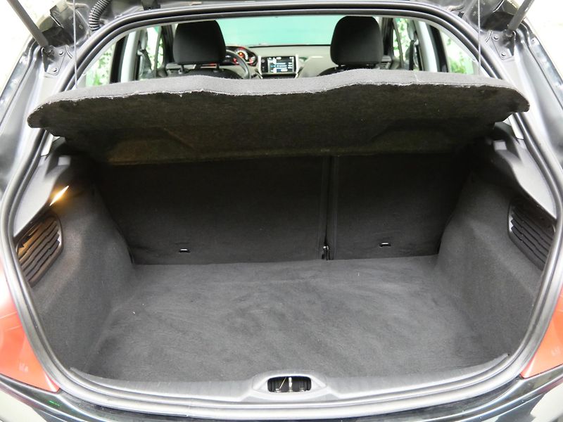 Peugeot 208 - fotka 23 z 23