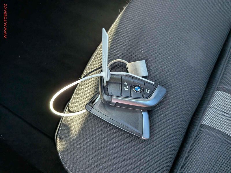 BMW Řada 2 (2016) 1.5 i 218i, ČR, AT, tempo - fotka 17 z 18