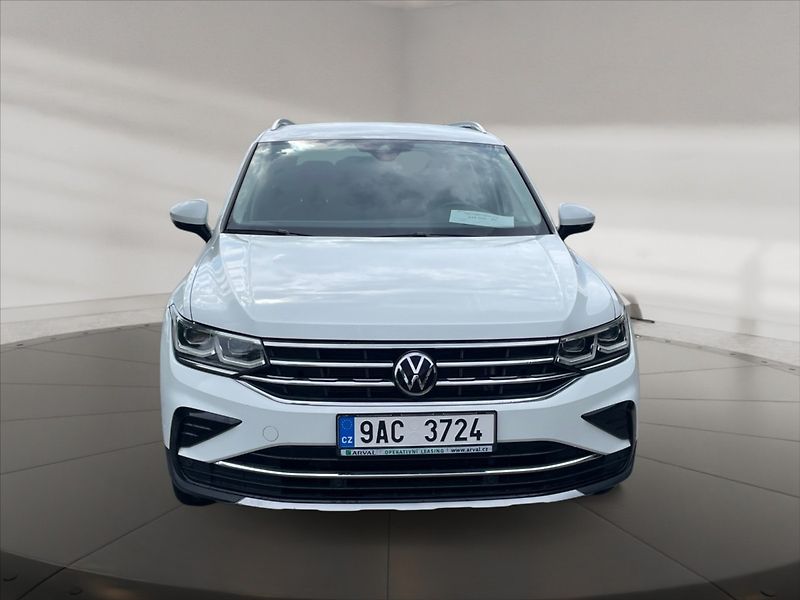 Volkswagen Tiguan 1,5 TSI Elegance DSG - fotka 2 z 11
