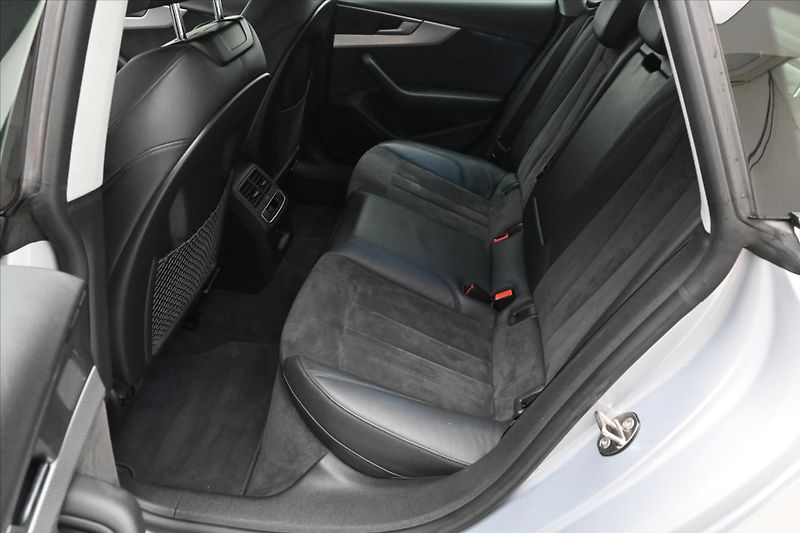 Audi A5 2,0 45TFSI 180kW 4x4 Sportback - fotka 14 z 31