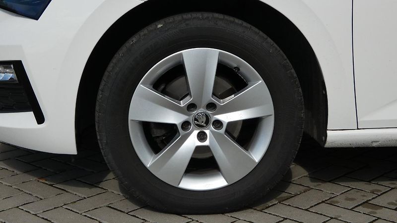 Škoda Scala 1.0 TSI Style - fotka 22 z 23