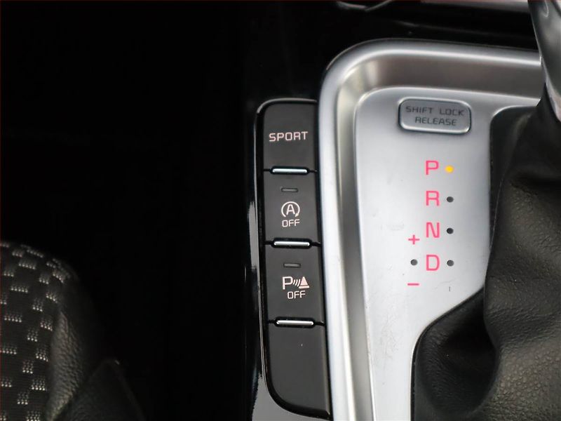 Kia XCeed (2020) 1.4 T-GDI, Automat, Serv.kniha - fotka 18 z 25