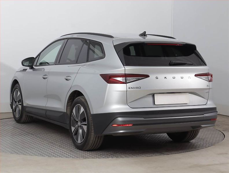 Škoda Enyaq (2023) iV 60 (62 kWh), SoH 93% - fotka 4 z 24