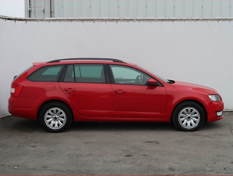 Škoda Octavia (2014) Elegance 1.8 TSI, 4X4 - fotka 6 z 18