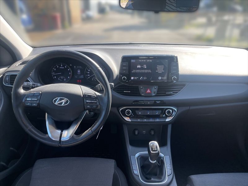 Hyundai i30 1,5 T MHEV Comf kombi - fotka 9 z 11
