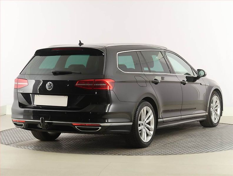 Volkswagen Passat (2015) 2.0 TDI, Automat, Kůže, Navi - fotka 5 z 28