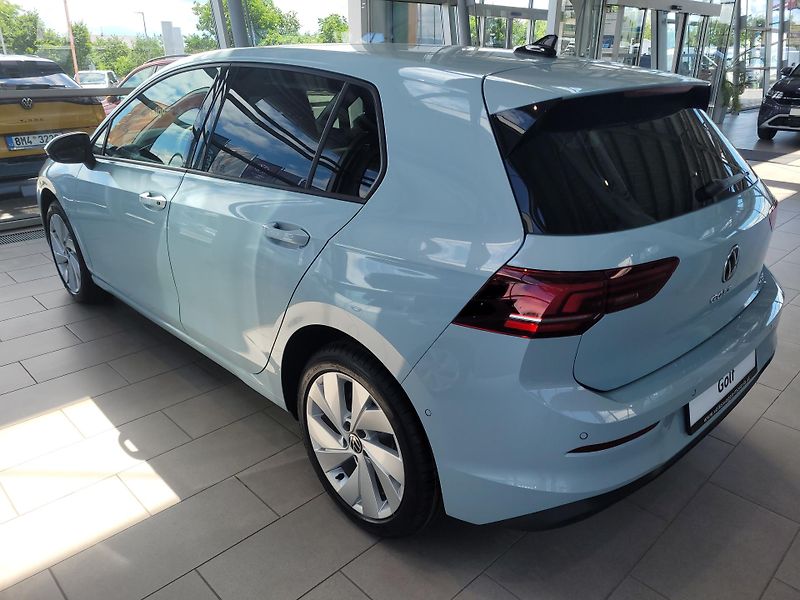 Volkswagen Golf (2026) People 1,5 TSI 7DSG mHEV - fotka 2 z 6