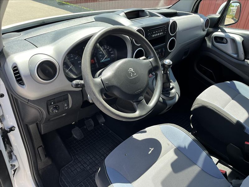 Peugeot Partner 1,6 HDi 5MÍST KLIM ROZVODY DPH - fotka 9 z 39
