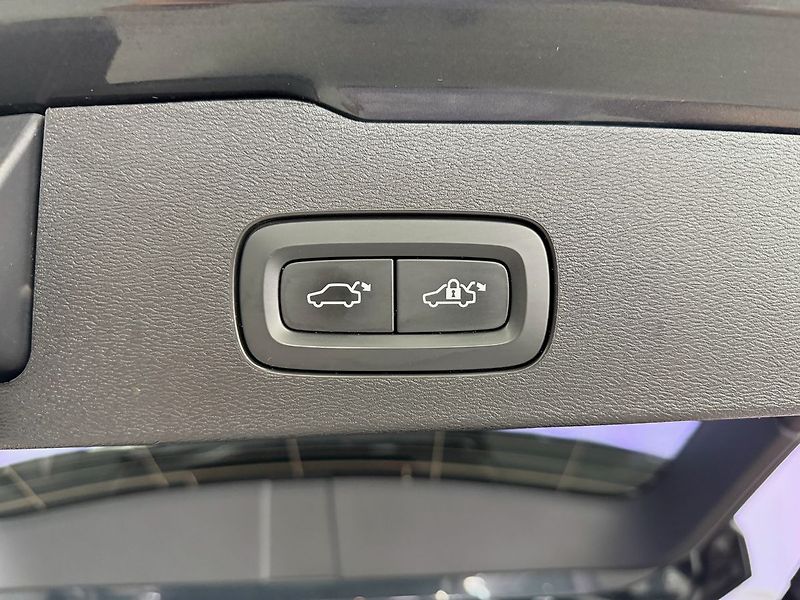 Volvo V60 D4 AWD, WEBASTO, PANORAMA, EL. - fotka 28 z 30