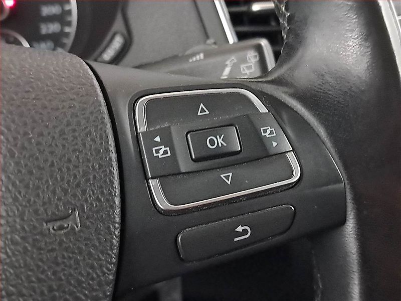Volkswagen Sharan (2012) 2.0 TDI, 7 míst, Serv.kniha - fotka 17 z 22