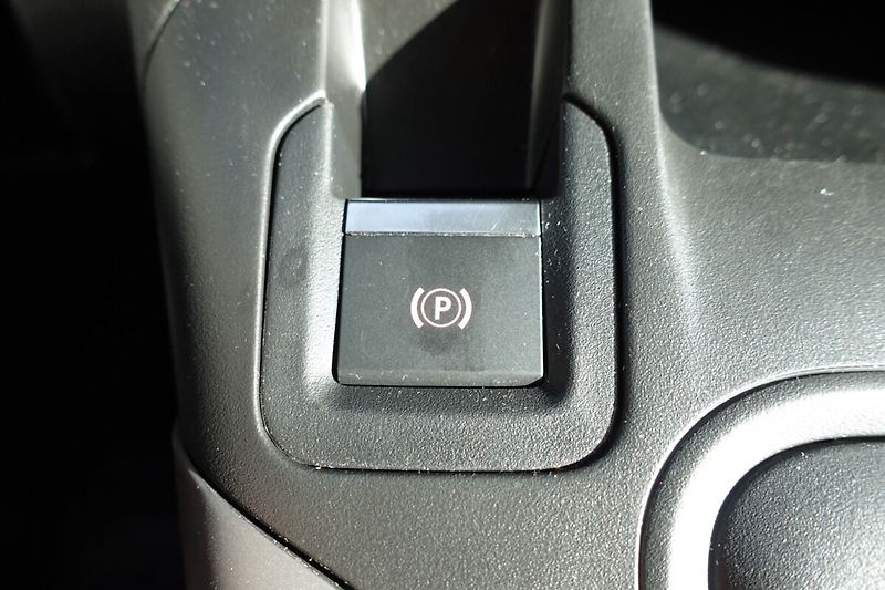 Toyota ProAce City Verso 1,5D-4D 96kW VIP Long VIP 7mís - fotka 22 z 35