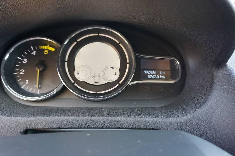 Renault Mégane (2013) 2, MAJITEL NOVÉ V ČR - fotka 20 z 31