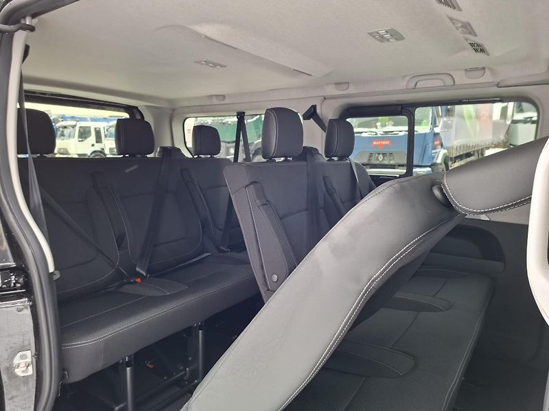 Renault Trafic (2025) COMBI L2H1, 8 míst, AT9 - fotka 11 z 22