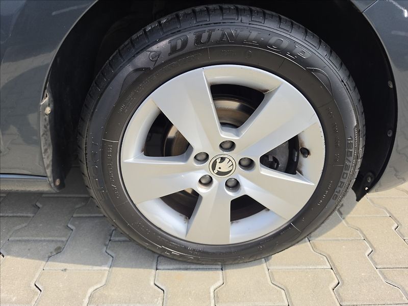 Škoda Rapid 1,0 TSi 70KW Ambition + NAVI T - fotka 36 z 42