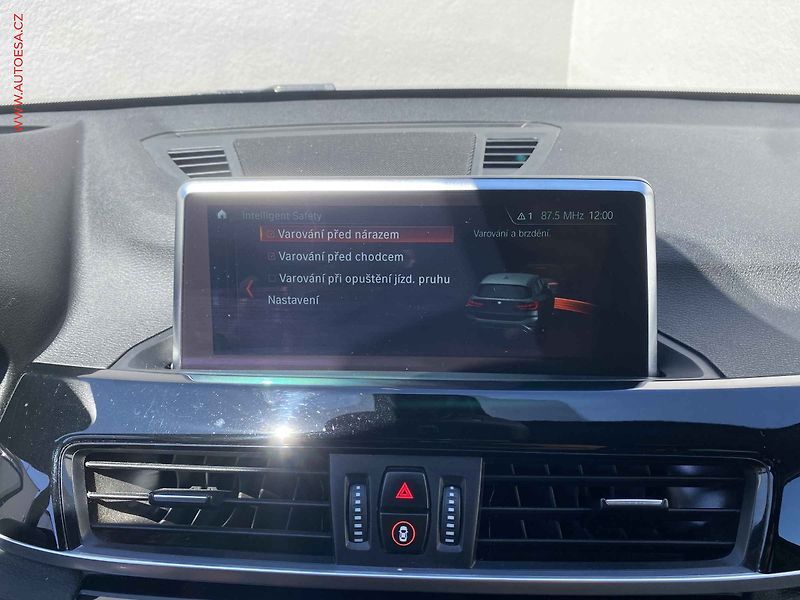 BMW X1 (2018) 2.0 D xDrive 20d, ČR, M - fotka 22 z 24