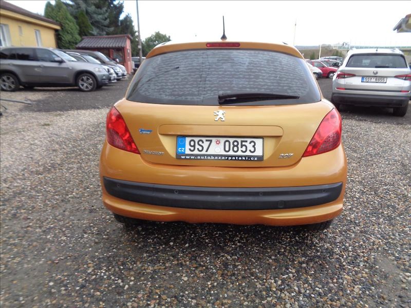 Peugeot 207 1,4 - fotka 6 z 18