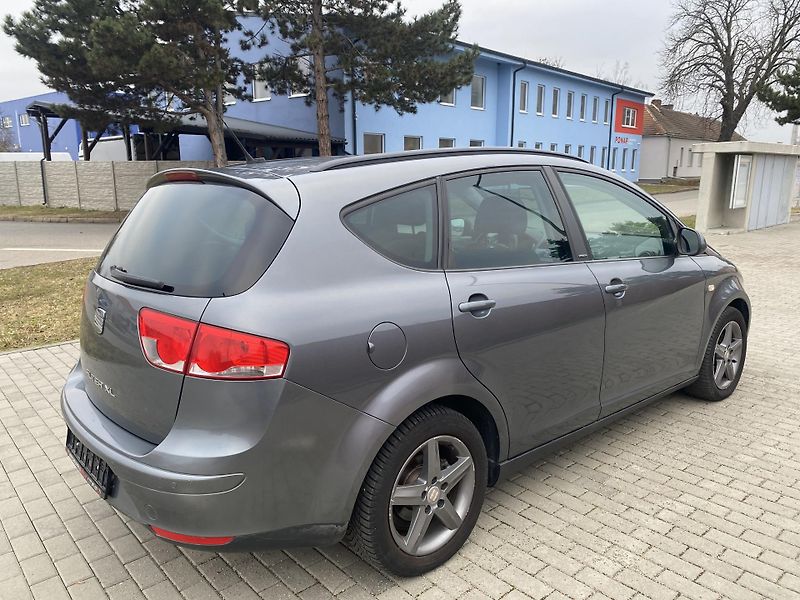 Seat Altea 1.6TDi, AUTOMAT,STYLE, VÝB.ST. - fotka 5 z 46