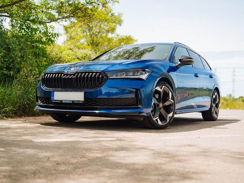 Škoda Superb (2025) 2.0 TDI, Sportline, Navigace - fotografie inzerátu
