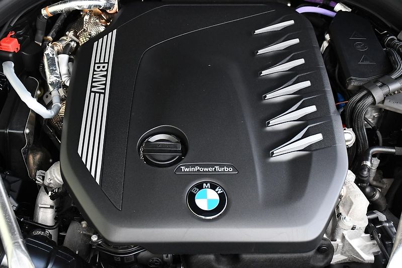 BMW Řada 5 530d xDrive M-SPORT K360 ČR 1M - fotka 37 z 40