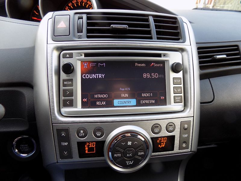Toyota Verso (2013) 2.0 D-4D/1.Maj.ČR/keyless-go/ - fotka 33 z 47