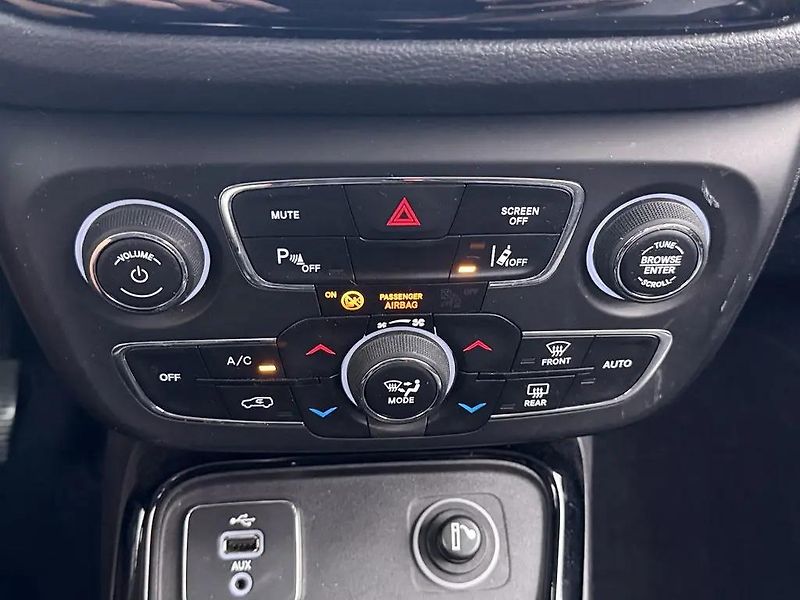 Jeep Compass 1.4 MultiAir Night Eagle TZ - fotka 5 z 10