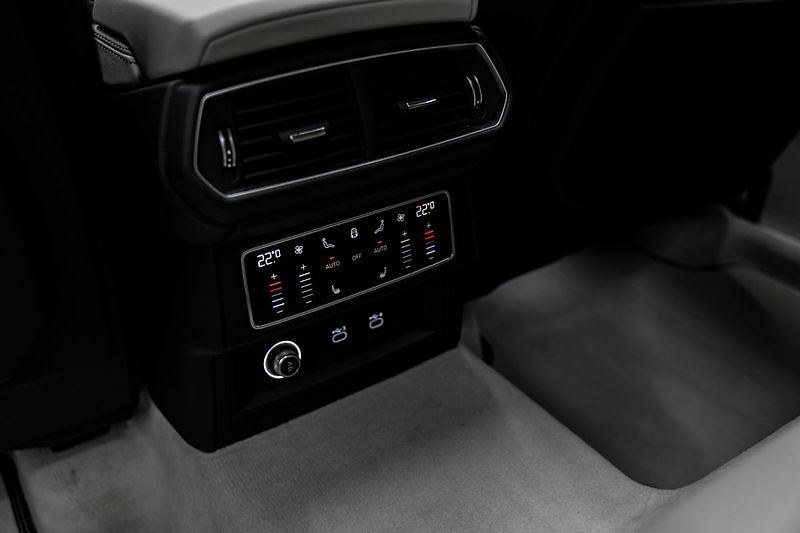 Lamborghini Urus - fotka 31 z 34