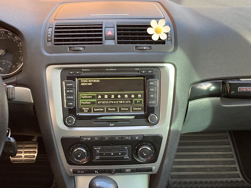 Škoda Octavia (2011) 2.0 TDi Scout bez koroze - fotka 11 z 22