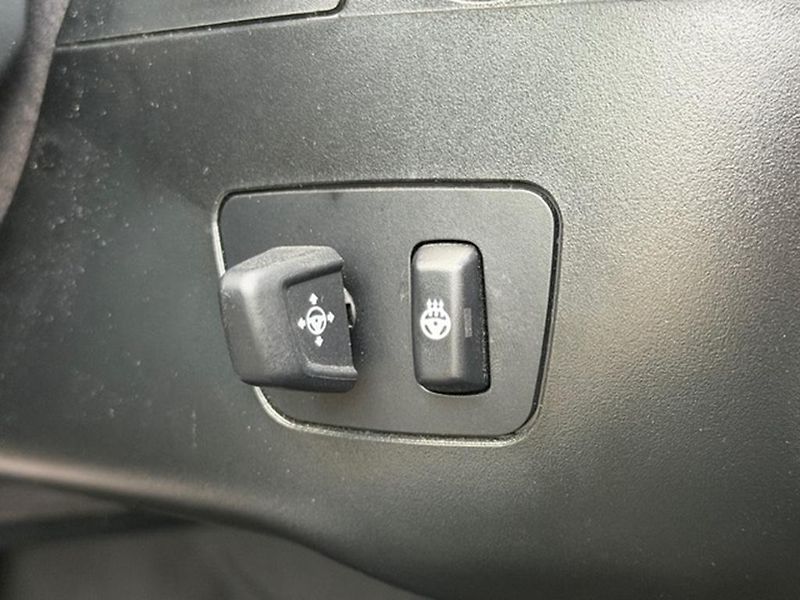 BMW Řada 6 650i xDrive, GC,CZ,TOP VÝBAVA - fotka 21 z 37