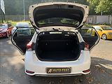 Toyota Auris 1,8 HYBRID 1.MAJ.,ČR,SERVISKA - náhled 19