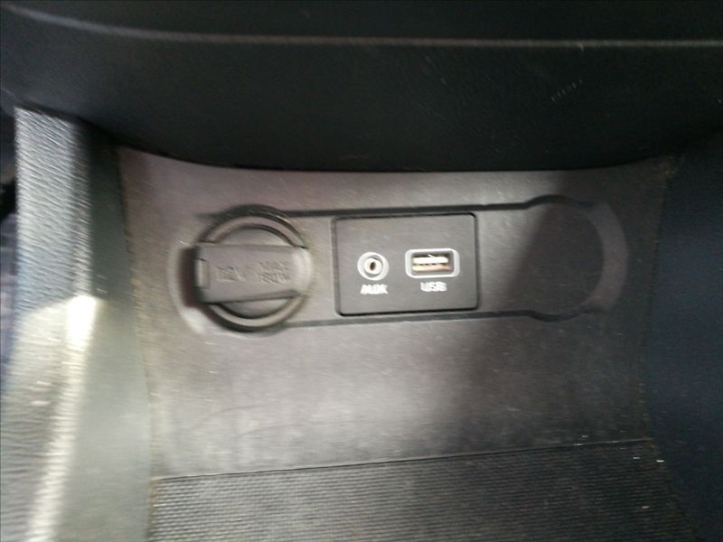 Hyundai i20 1,3 i servis.knížka - fotka 9 z 20