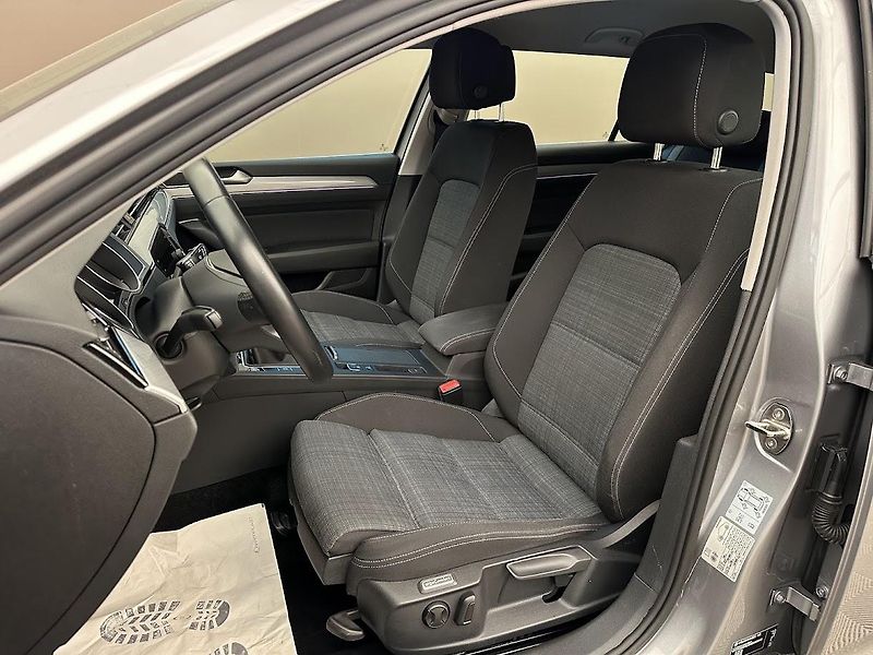 Volkswagen Passat (2021) 2.0 TDi Style Business 110 kW - fotka 8 z 26