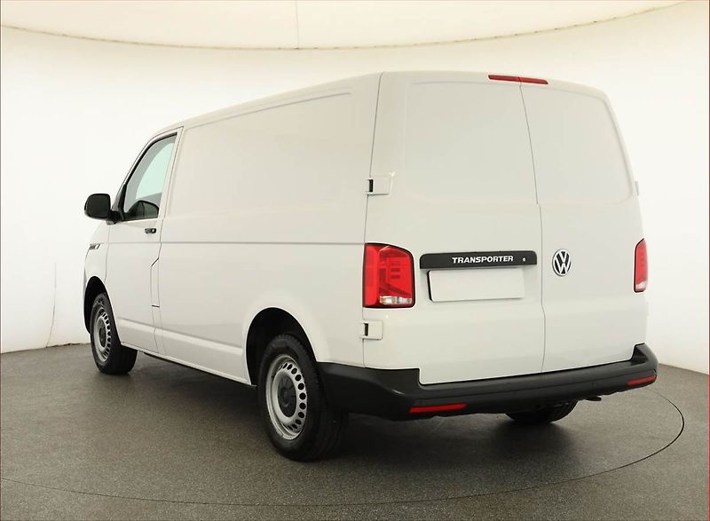 Volkswagen Transporter (2021) 2.0 TDI, ČR, 1Maj - fotka 4 z 13