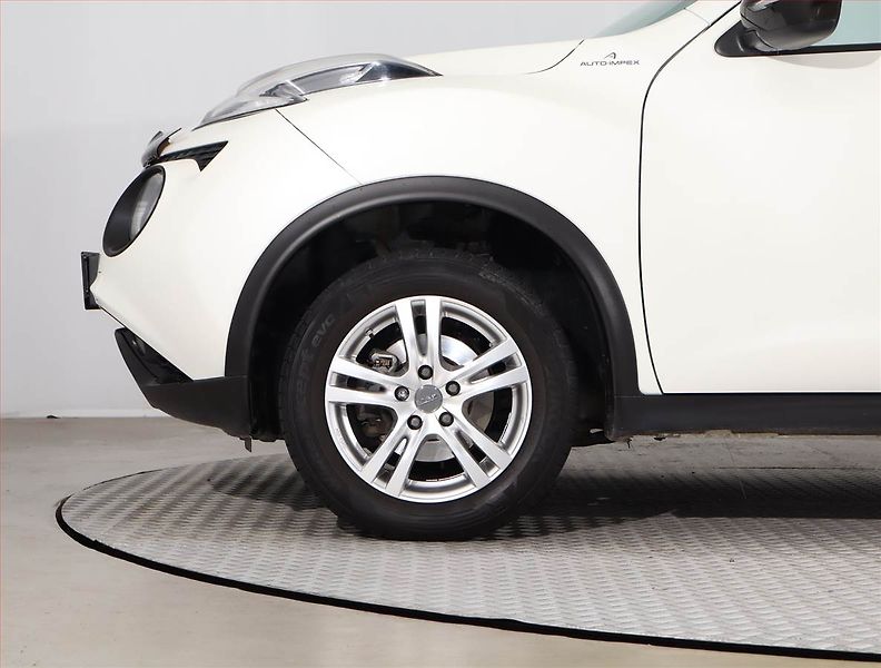 Nissan Juke (2015) 1.2 DIG-T, Navi, Tempomat - fotka 15 z 20
