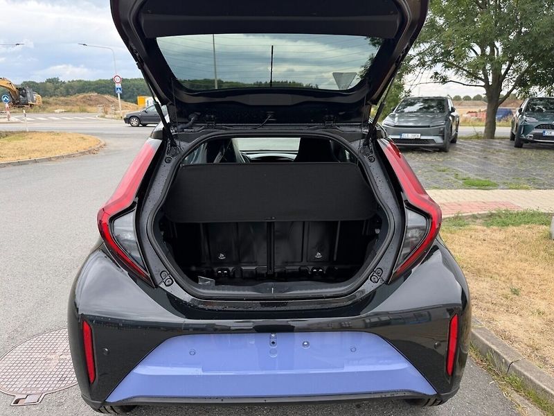 Toyota Aygo 1.5HEV Style Smart - fotka 6 z 9