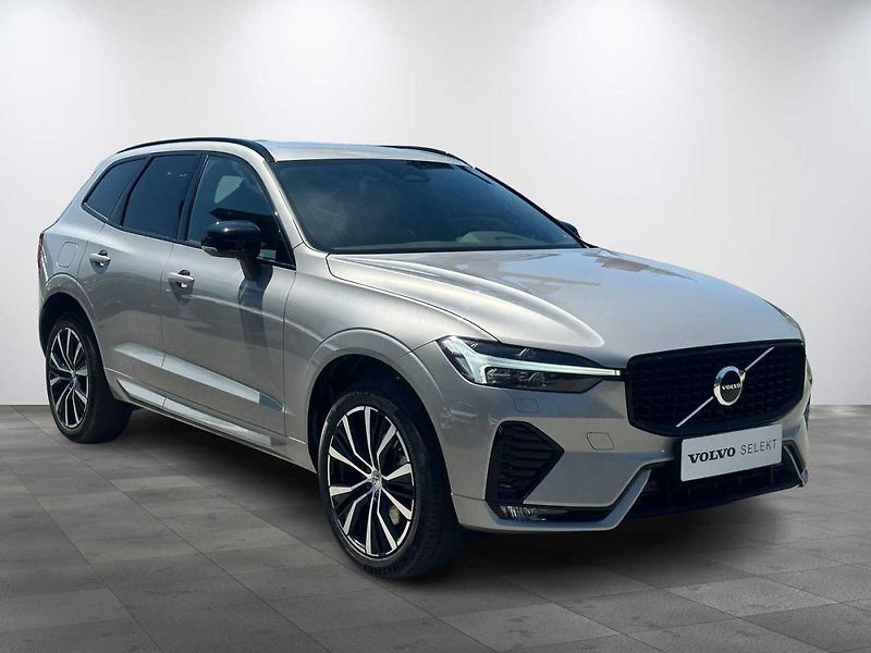 Volvo XC60 PLUS DARK B4 AWD - fotka 2 z 14