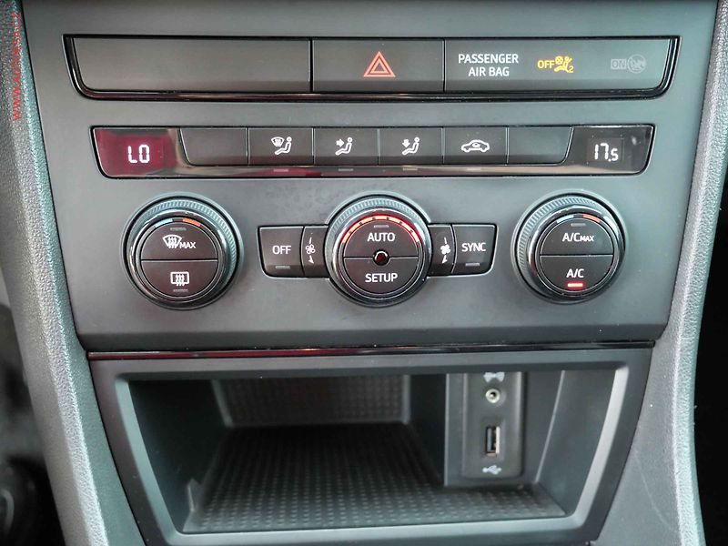 Seat Leon (2017) 1.2TSi, ČR, AC, TZ - fotka 14 z 15