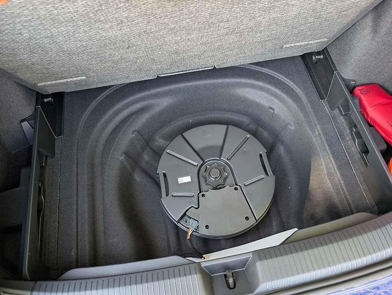 Auto má rádo klikaté silničky.