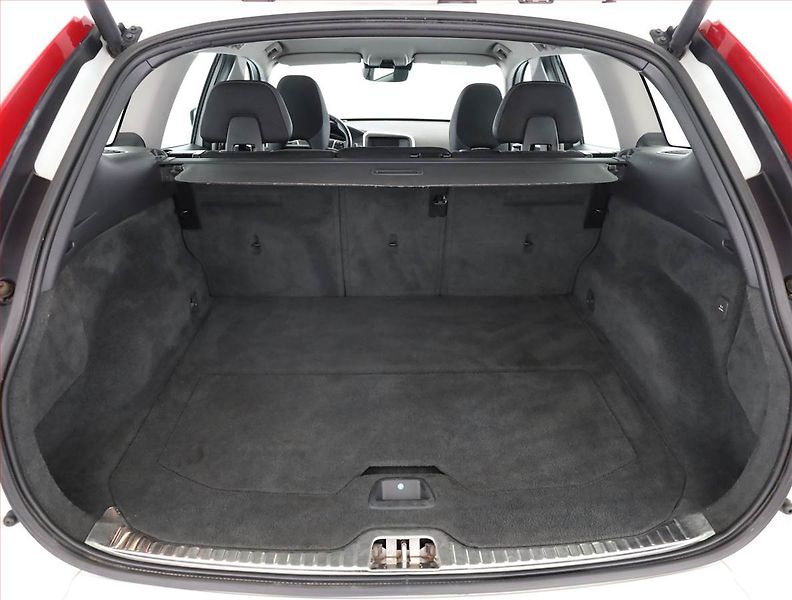 Volvo XC60 (2015) D5, 4X4, Automat, Serv.kniha - fotka 19 z 20