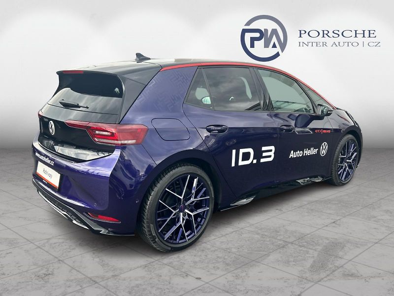 Volkswagen ID.3 240 kW FIRE+ICE - fotka 2 z 25