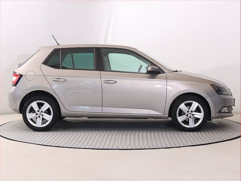 Škoda Fabia (2018) 1.0 TSI, Serv.kniha, Tempomat - fotka 6 z 21